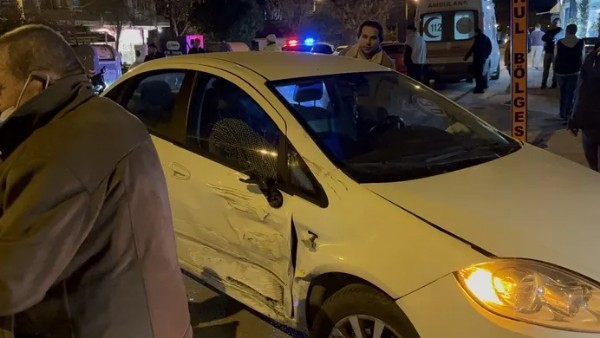 Edirne'de motosiklet sürücüsü otomobile çarptı: Alkollü olduğu öğrenildi!